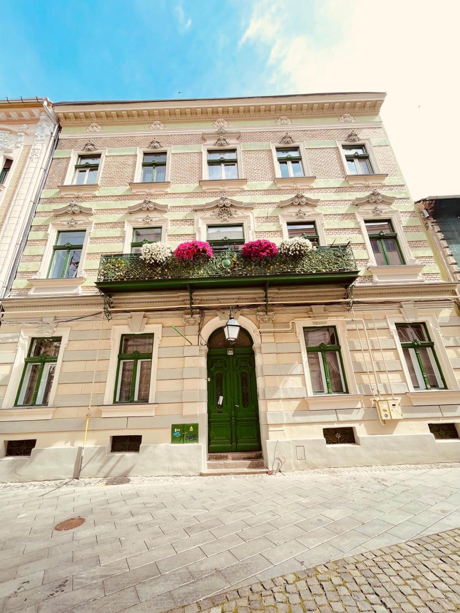 Savoya N°20 Old Town